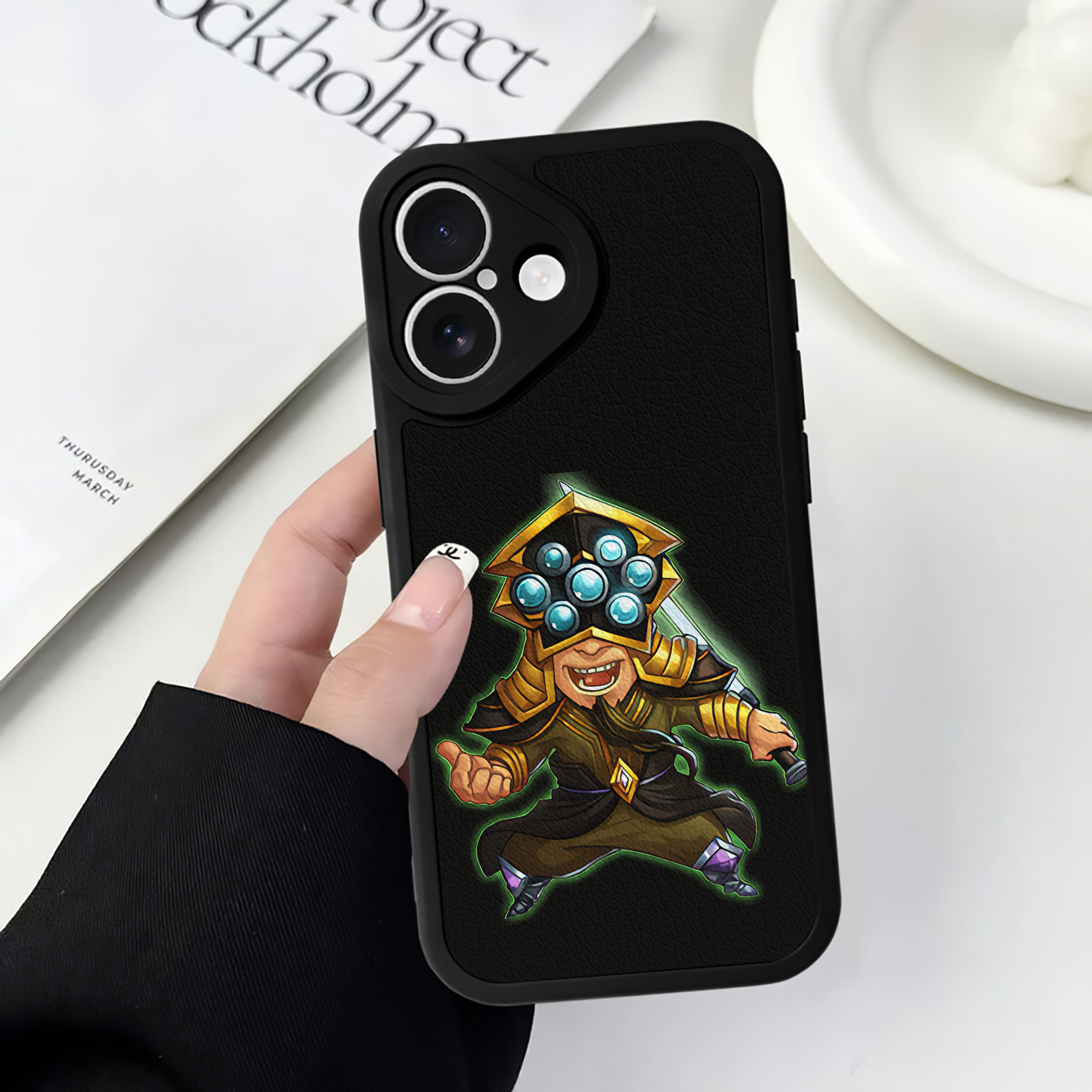 リーグ・オブ・レジェンド League of Legends LOL 【iPhone 16シリーズ対応】シリコンスマホケース（レザー調） 材質：シリコン